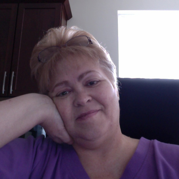 Meet your Posher, Carol of Autumn Grace - Picture 1 of 1